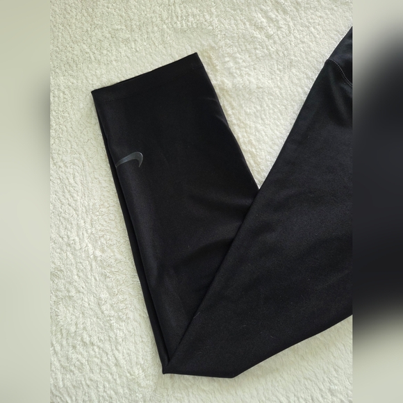 Nike Black Women's Leggings - Picture 3 of 9
